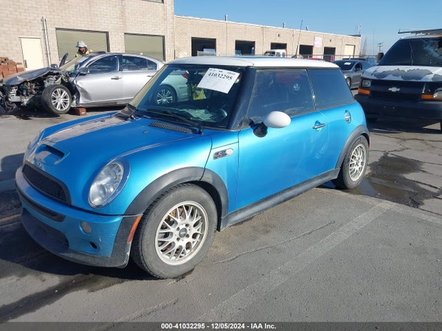 2005 MINI COOPER S WMWRE33565TL15647 Photo 1