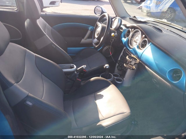 2005 MINI COOPER S WMWRE33565TL15647 Photo 4