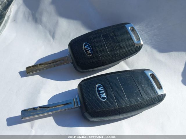 KNDJN2A21G7840551 KIA Soul !