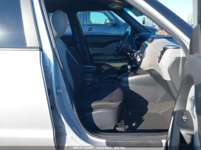 KNDJN2A21G7840551 KIA Soul !