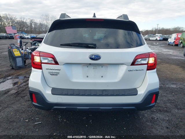 Subaru Outback 2.5i Premium 2018 4S4BSACC3J3329642 Image 16