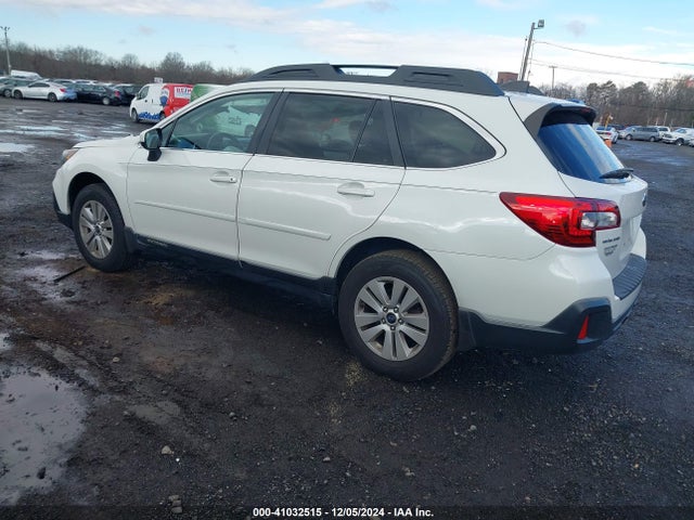 Subaru Outback 2.5i Premium 2018 4S4BSACC3J3329642 Image 3