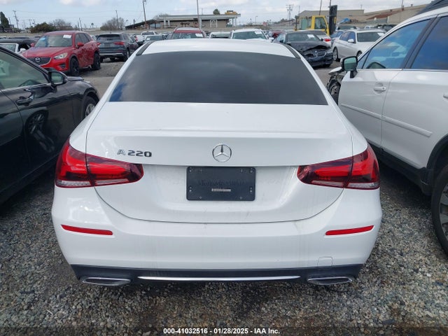 Mercedes-Benz A 220 2021 W1K3G4EBXMJ313170 Image 16