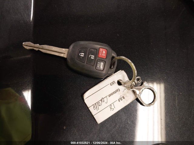 2T1BURHE1JC107521 Toyota COROLLA LE