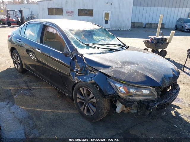 2015 1HGCR2F35FA257790 main image