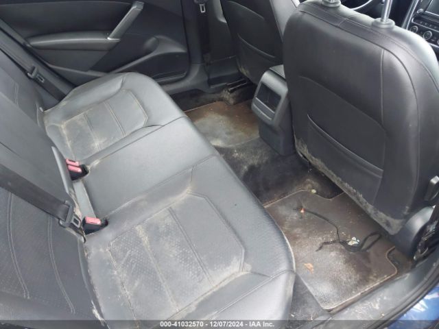 1VWDT7A34HC053110 Volkswagen Passat 1.8t R-line