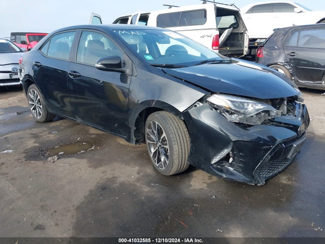 Toyota COROLLA SE 2018 5YFBURHE2JP774730 Image 1