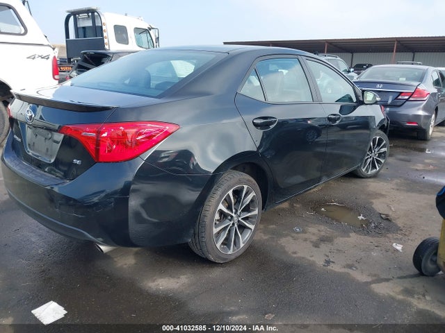 Toyota COROLLA SE 2018 5YFBURHE2JP774730 Image 4