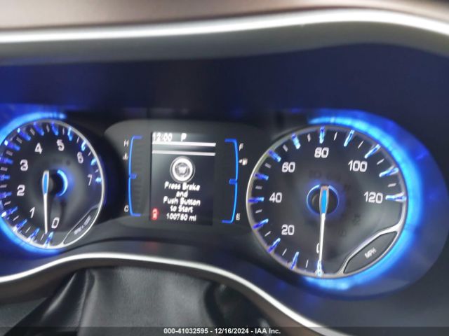 2C4RC1DG2KR638562 Chrysler Pacifica Touring