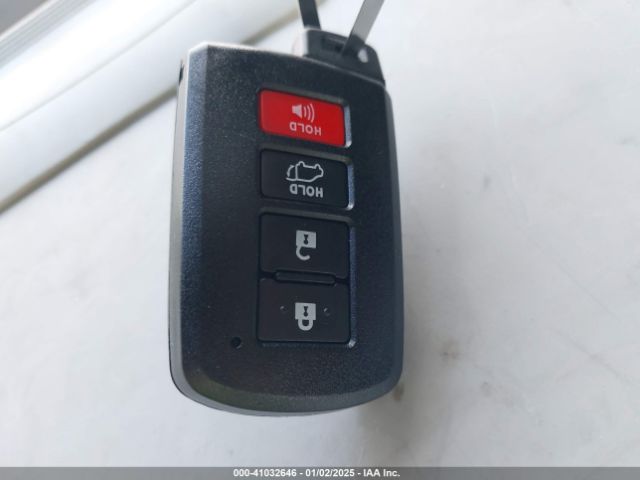 2T3RFREVXJW819514 Toyota Rav4 Adventure/xle