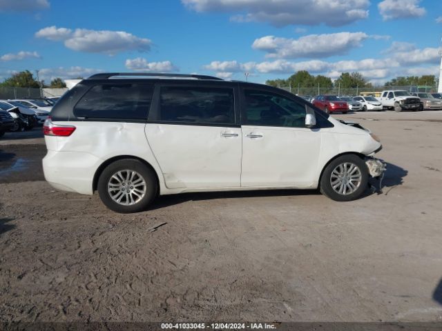 5TDYZ3DC7HS813360 Toyota Sienna Xle 8 Passenger