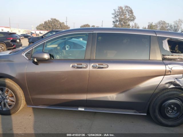 5TDYRKEC1NS097138 Toyota SIENNA XLE