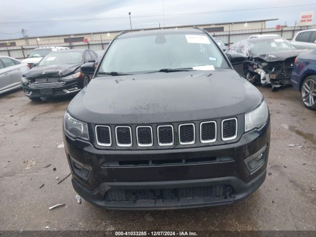 3C4NJCBB0JT503339 Jeep Compass Sun And Wheel Fwd