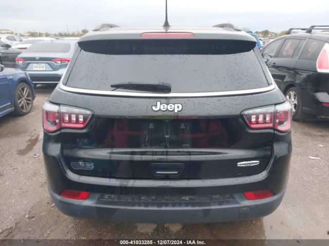 3C4NJCBB0JT503339 Jeep Compass Sun And Wheel Fwd