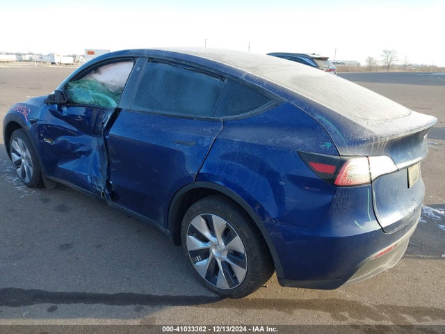 2023 TESLA MODEL Y 7SAYGDEE1PF708511 Photo 2