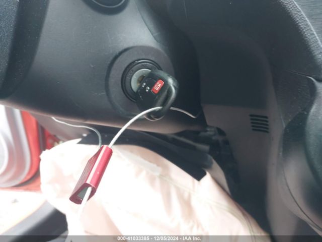 JTDKDTB36E1065989 Toyota Prius C Two