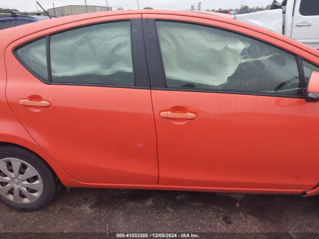 JTDKDTB36E1065989 Toyota Prius C Two