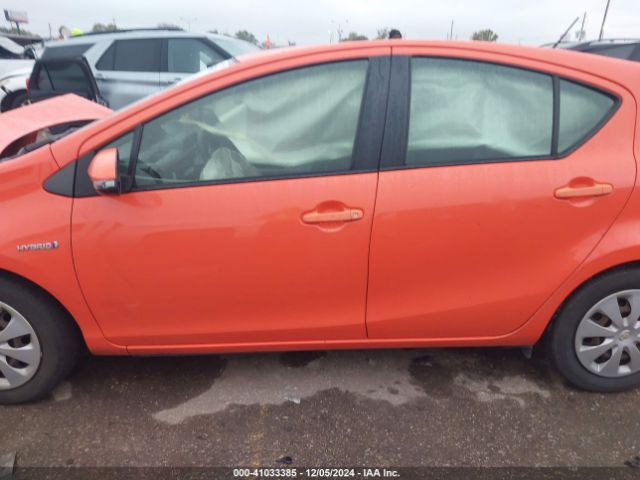 JTDKDTB36E1065989 Toyota Prius C Two