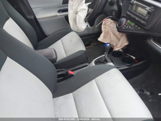 JTDKDTB36E1065989 Toyota Prius C Two