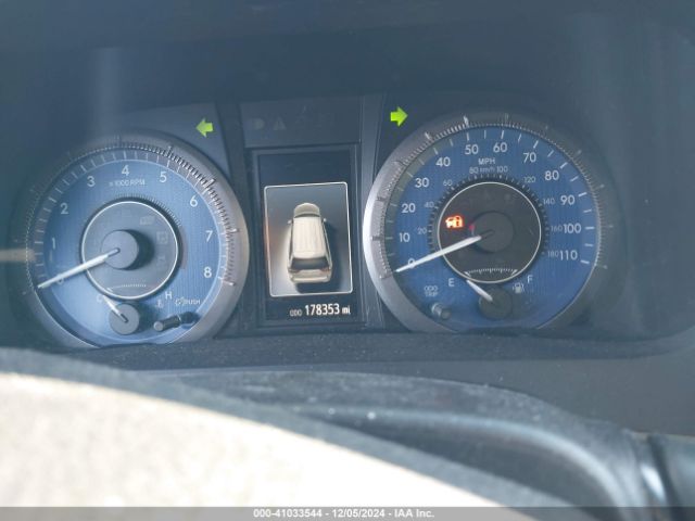 5TDYK3DC8FS657962 Toyota Sienna Xle/limited