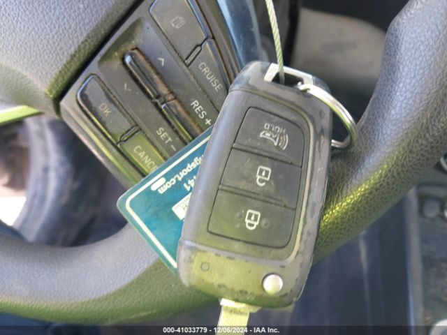 KMHRB8A36LU045610 Hyundai Venue Se