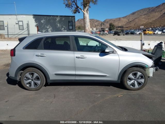 KNDCB3LC0J5207491 KIA NIRO LX