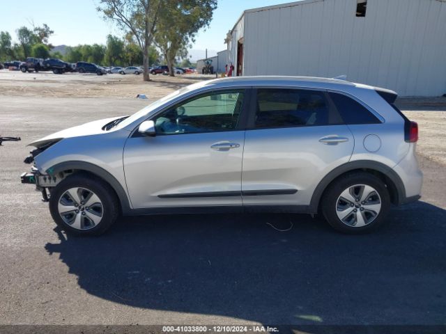 KNDCB3LC0J5207491 KIA NIRO LX