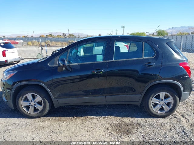 Chevrolet TRAX LS 2019 3GNCJKSB8KL352938 Image 14