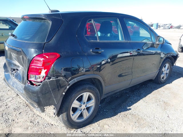 Chevrolet TRAX LS 2019 3GNCJKSB8KL352938 Image 4