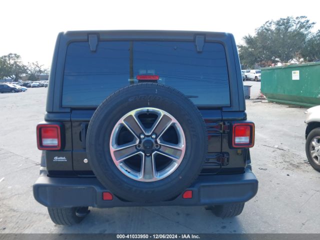 1C4HJXEN8LW199135 Jeep Wrangler Unlimited Sahara 4x4