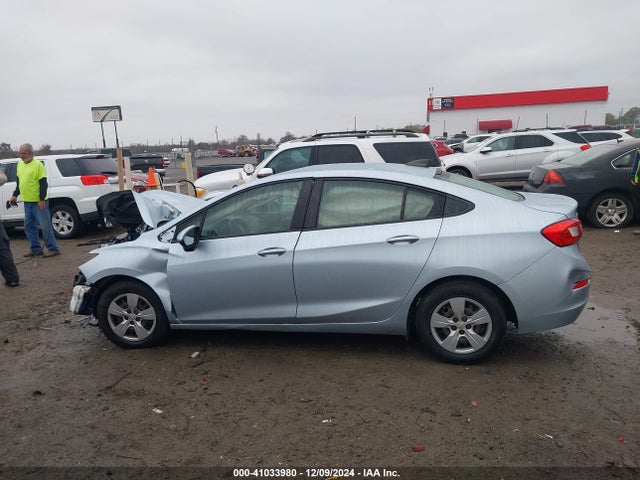 1G1BC5SMXJ7197516 Chevrolet Cruze Ls Auto
