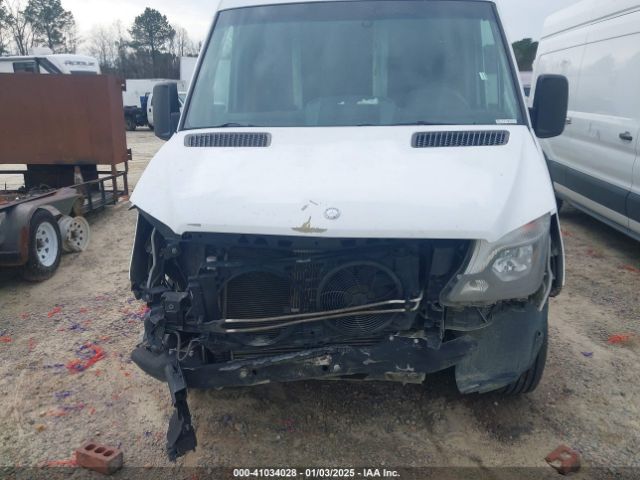 WD3PE8DE4E5896263 Mercedes-Benz Sprinter 2500 High Roof