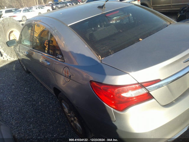 1C3CCBAB0EN124865 Chrysler 200 LX