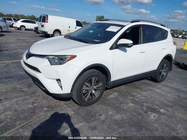 Toyota Rav4 Xle 2017 JTMWFREV4HJ717119 Image 2