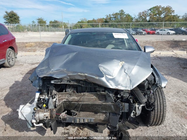 KMHD84LFXHU267387 Hyundai Elantra Limited