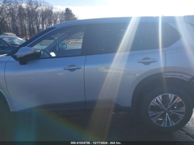 JN8AT3BB8MW226533 Nissan Rogue Sv Intelligent Awd