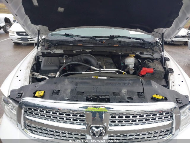 1C6RR7NT1JS146784 RAM 1500 Laramie  4x4 5'7 Box