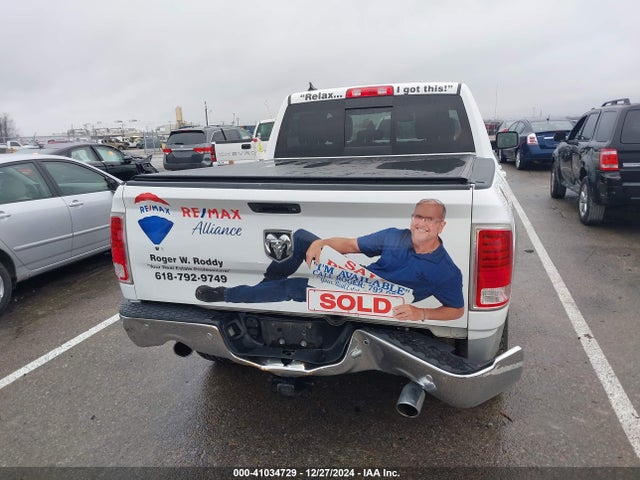 1C6RR7NT1JS146784 RAM 1500 Laramie  4x4 5'7 Box