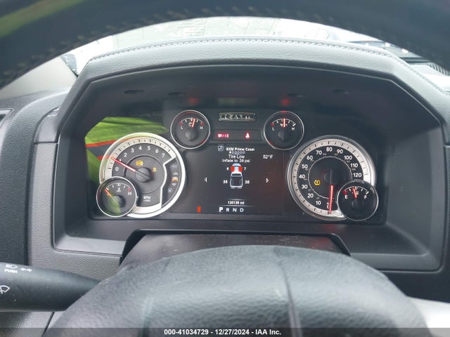1C6RR7NT1JS146784 RAM 1500 Laramie  4x4 5'7 Box