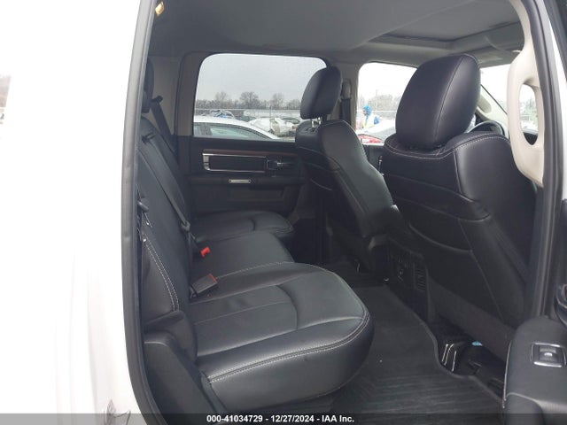 1C6RR7NT1JS146784 RAM 1500 Laramie  4x4 5'7 Box