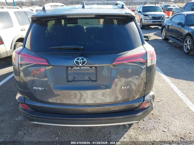 2T3WFREV7JW482237 Toyota Rav4 Adventure/xle