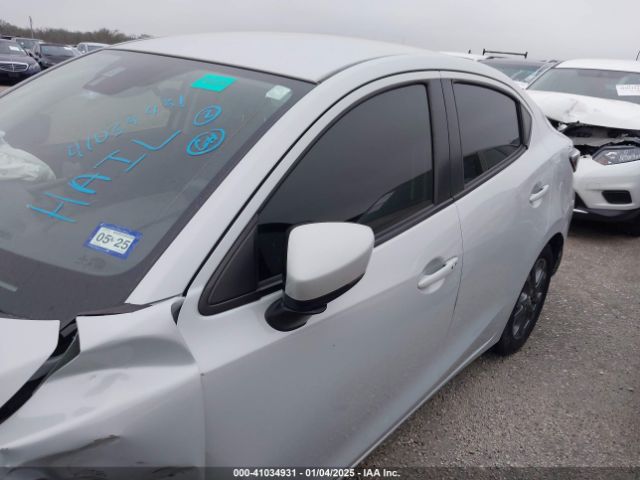 3MYDLBYVXKY500892 Toyota YARIS LE