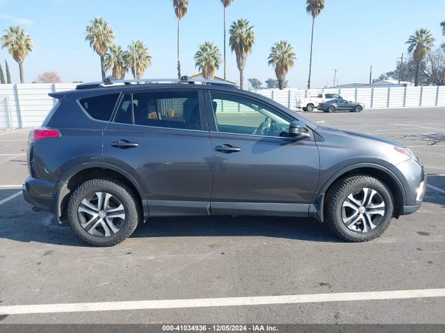 Toyota RAV4 LE 2017 JTMBFREV4HJ711996 Image 14