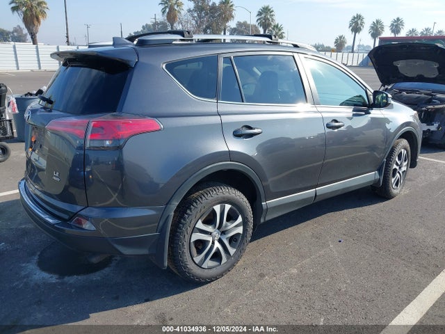 Toyota RAV4 LE 2017 JTMBFREV4HJ711996 Image 4