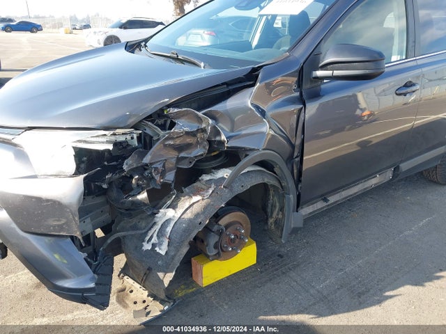 Toyota RAV4 LE 2017 JTMBFREV4HJ711996 Image 6