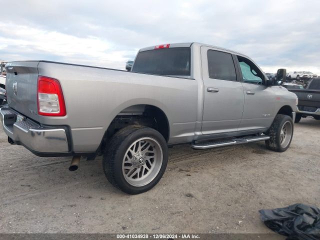 3C6UR5DJ6NG176388 RAM 2500 Big Horn  4x4 6'4 Box