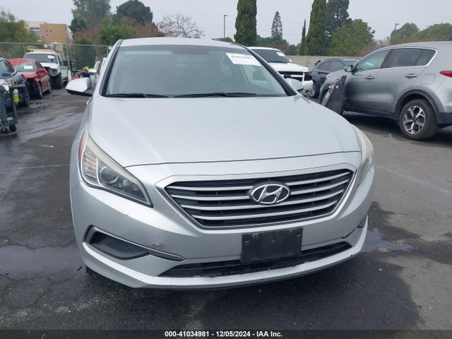 Hyundai SONATA SE 2016 5NPE24AF9GH388854 Image 11