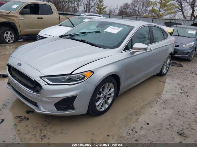 3FA6P0MU1KR256109 Ford Fusion Hybrid Sel