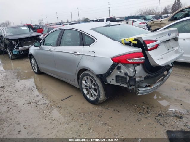 3FA6P0MU1KR256109 Ford Fusion Hybrid Sel