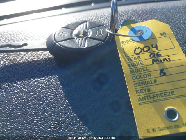 2006 MINI COOPER S WMWRE33546TL17348 Photo 10